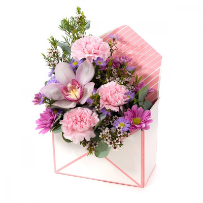 The Note - The Perfect way to send a message with this Floral gift designed in an envelope style container